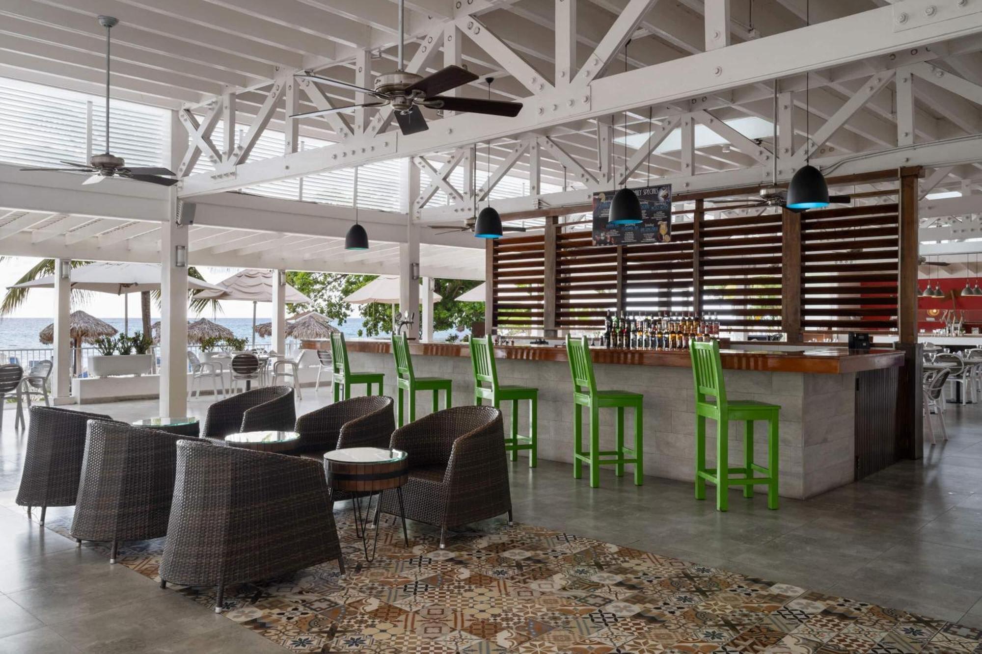 Grand Decameron Cornwall Beach, A Trademark All-Inclusive Resort Montego Bay Eksteriør billede