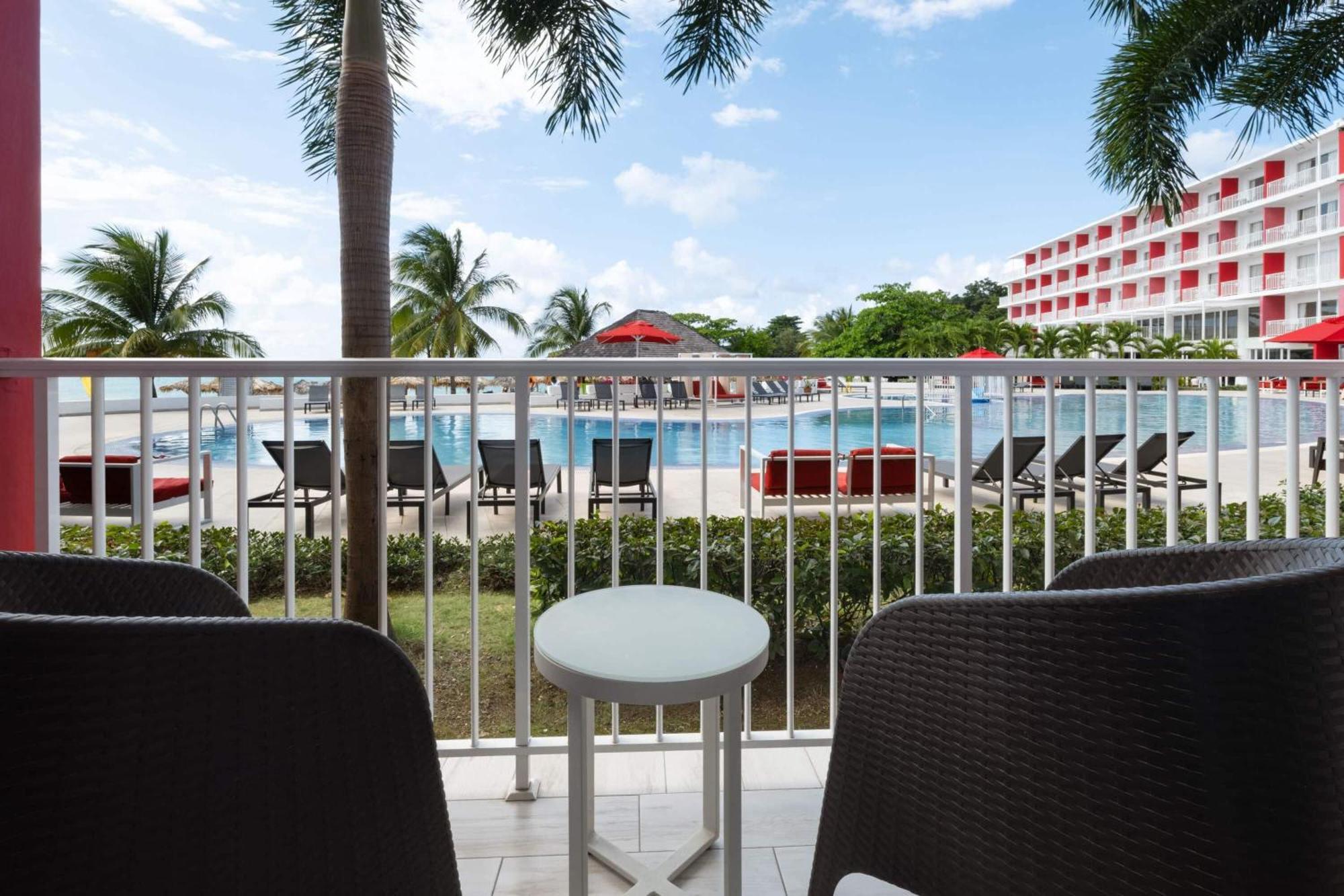 Grand Decameron Cornwall Beach, A Trademark All-Inclusive Resort Montego Bay Eksteriør billede