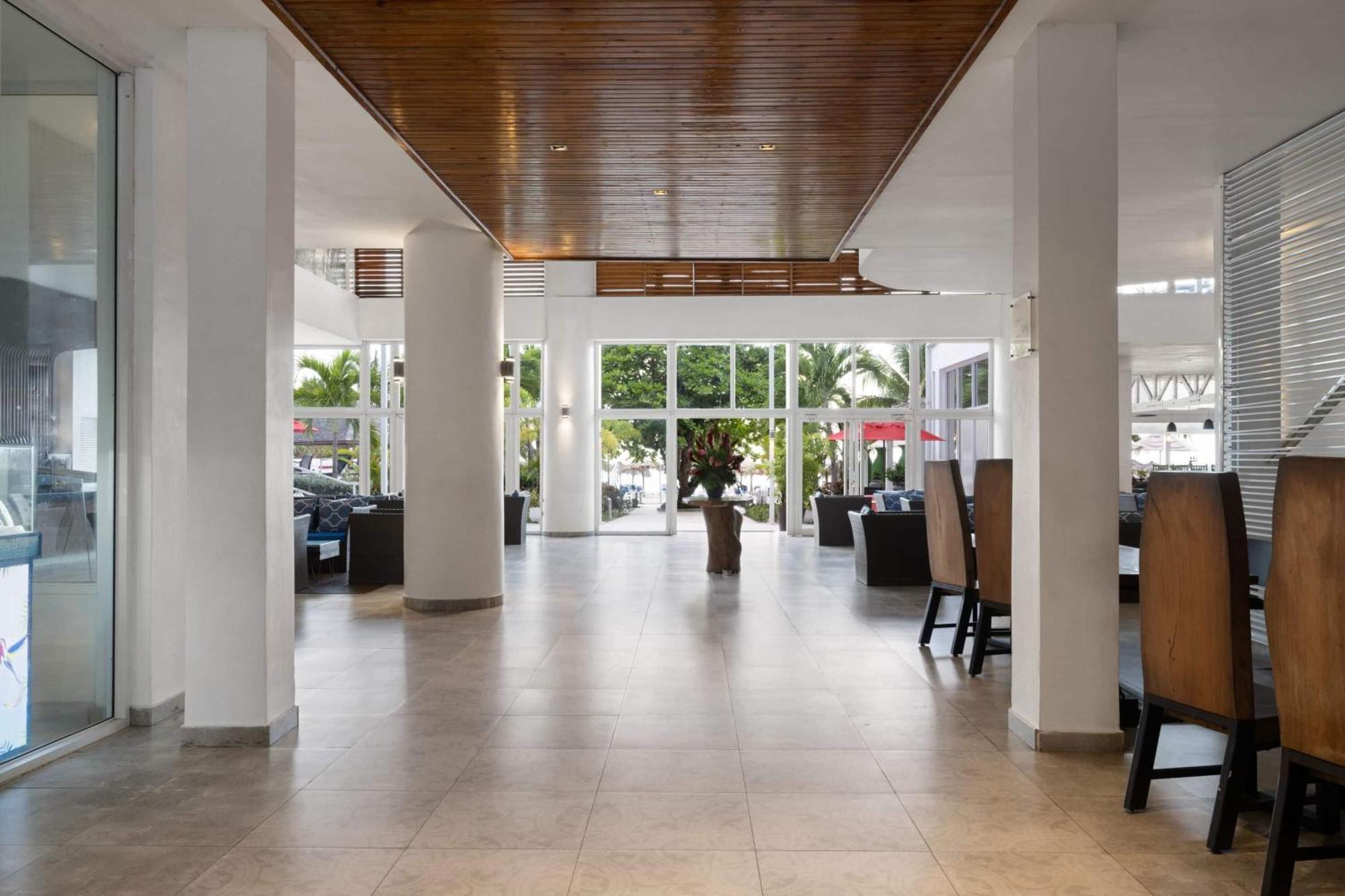 Grand Decameron Cornwall Beach, A Trademark All-Inclusive Resort Montego Bay Eksteriør billede