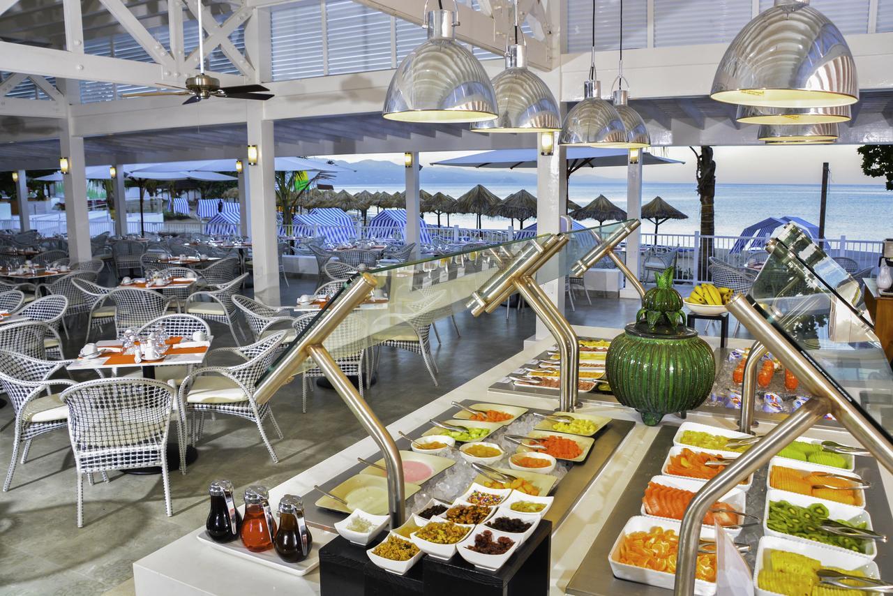 Grand Decameron Cornwall Beach, A Trademark All-Inclusive Resort Montego Bay Eksteriør billede